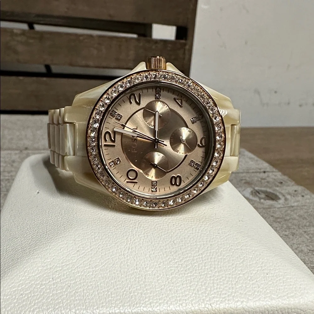 *Brand new battery* Fossil great shape Riley multi function crystallized watch - Picture 4 of 8